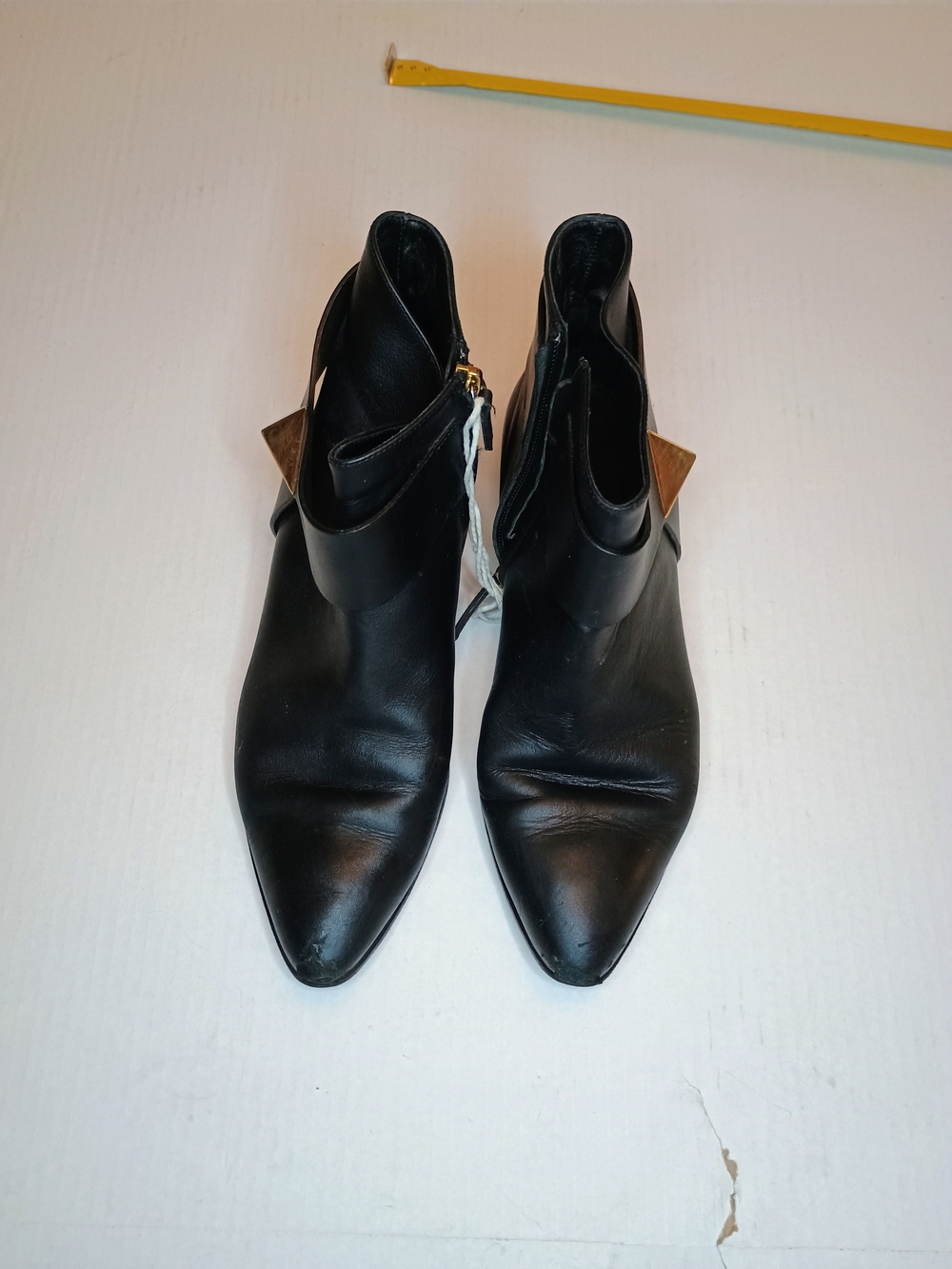 Giuseppe Zanotti Italy Women’s Black Pointed Studded Leather Ankle Boots 38/8
